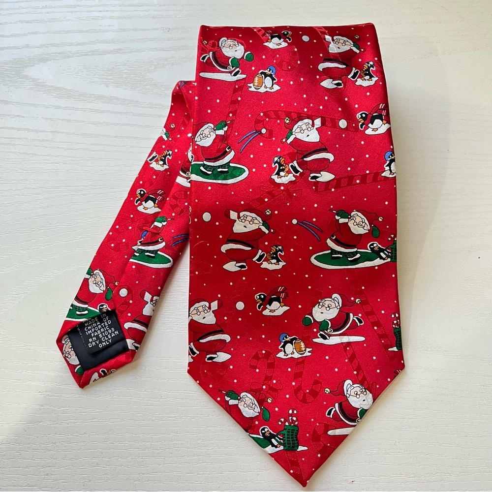 Hallmark “Yule Tie Greetings” Christmas Festive Red Santa and Penguin Necktie